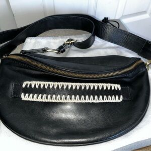 LATICO LEATHERS SOLSTICE CROSSBODY